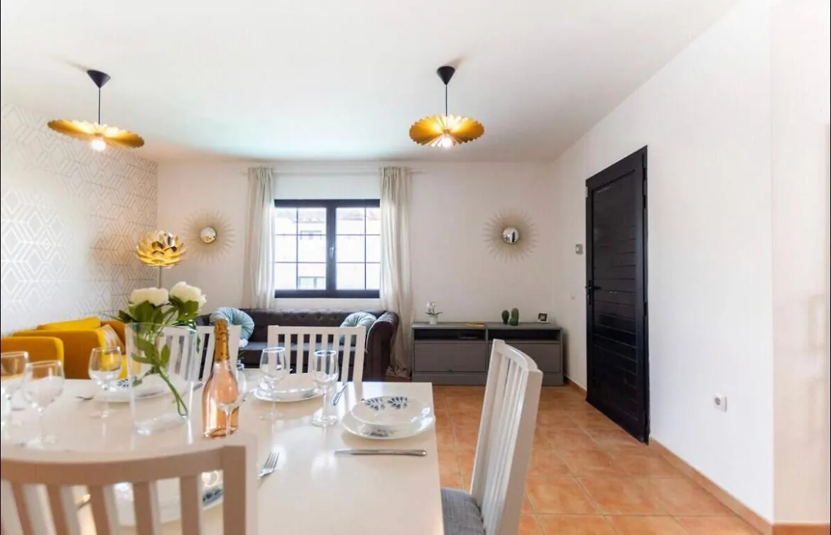 Albergue Blueadventure Surf House Corralejo